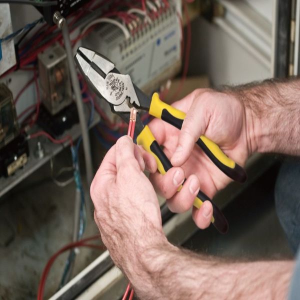 9 1/2 in Journeyman(TM) Linemans Plier High Leverage w/ Wire Crimper, Steel