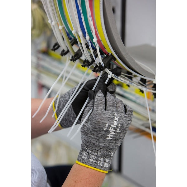 Hyflex, Foam Nitrile Coated Gloves, Palm Coverage, Black, Abrasion Level 3, Medium (Size 8), 1 Pair