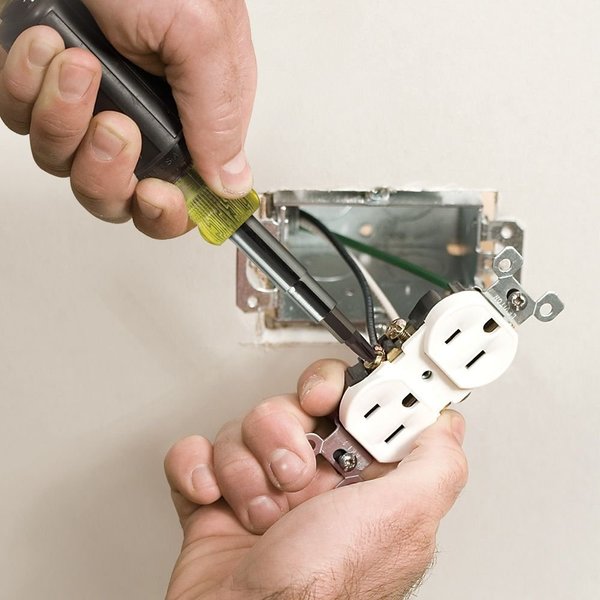 Multi-Bit Screwdriver / Nut Driver, 11-in-1, Ph, Sl, Sq, Torx Bits, 6-Piece, 8 Tips