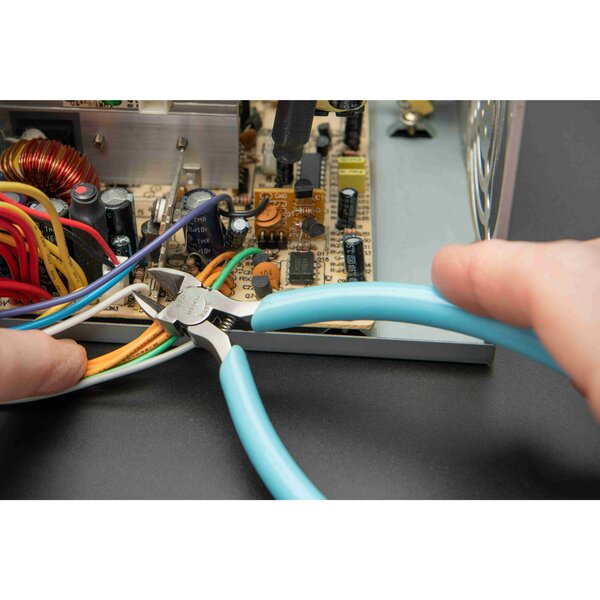 4 in Diagonal Cutting Plier Flush Cut Pointed Nose Uninsulated