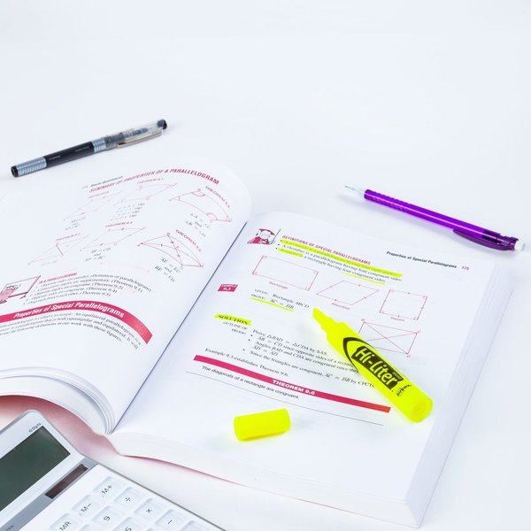 Desk Style Fluorescent Highlighters, PK2