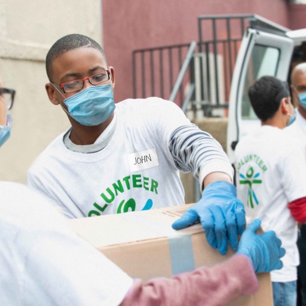 AveryÂ® White Adhesive Name Badges 5395, 2-1/3