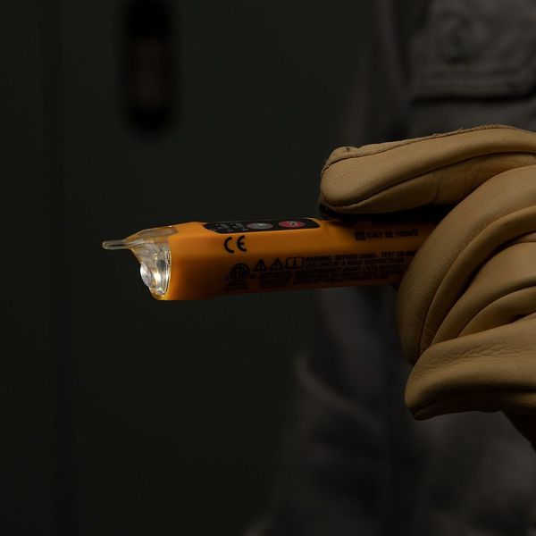 Dual Range Non-Contact Voltage Tester with Flashlight, 12 - 1000V AC