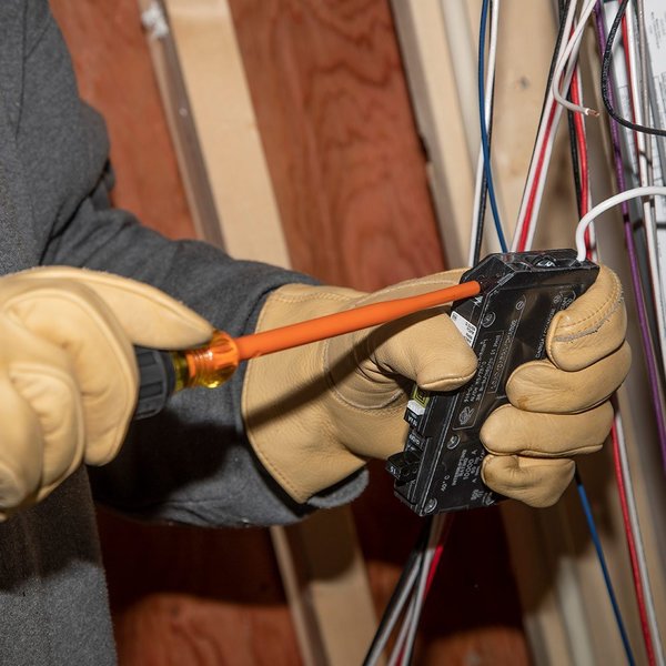 Slim-Tip 1000V Insulated Screwdriver, #1 Square, 6-Inch Round Shank