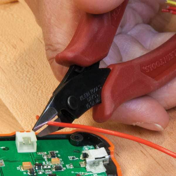 5 in Diagonal Cutting Plier Flush Cut Narrow Nose Uninsulated