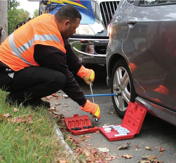 Lug Nut Wrench, 4 Way, L 25 In