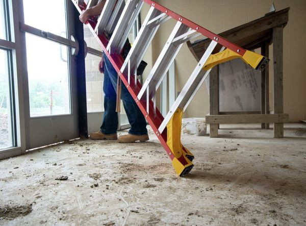 Fiberlgass Stepladder, 6 ft Ladder Ht, 5 Steps, 300 lb, 41 1/4 in Base Spread, 23 3/8 in Bottom W