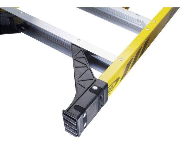 4 ft Fiberglass Stepladder