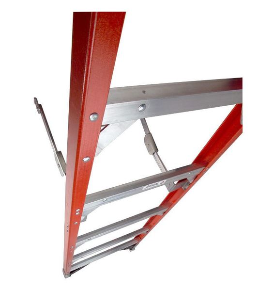 7 ft Fiberglass Stepladder