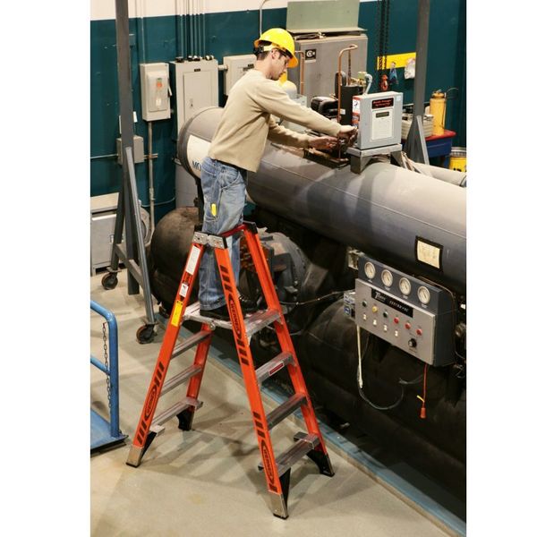 12 ft Fiberglass Platform Stepladder