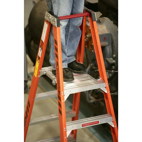 12 ft Fiberglass Platform Stepladder