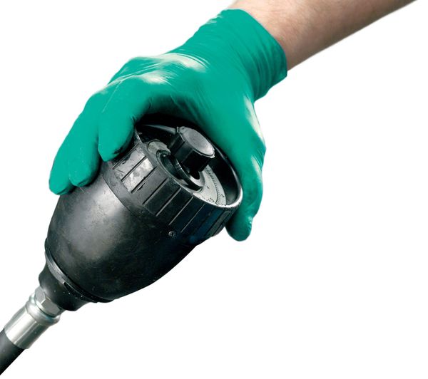 TouchNTuff Chemical Resistant Gloves, Nitrile, Powder-Free, 9 1/2 in L, 5 mil, Small (7) 100 Pack