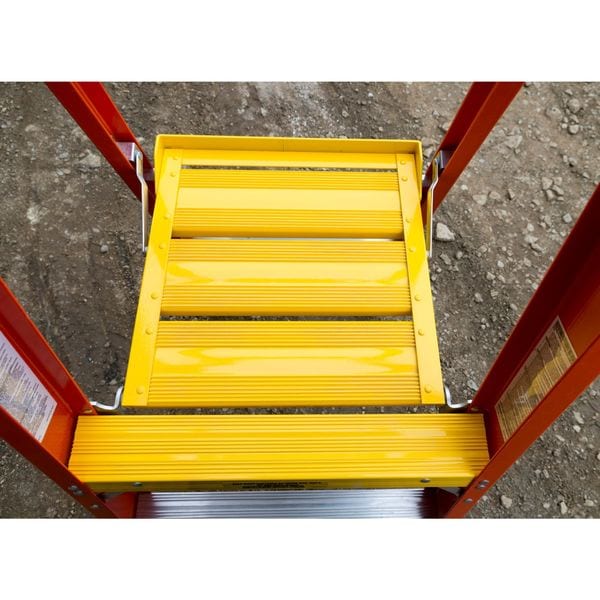 6 ft Fiberglass Podium Stepladder