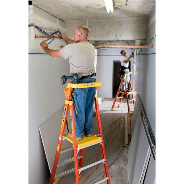 6 ft Fiberglass Podium Stepladder