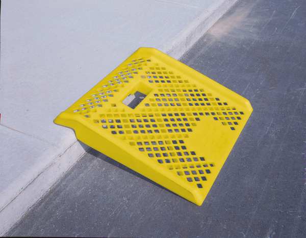 Curb Ramp, Polyethylene, 1000 LB.