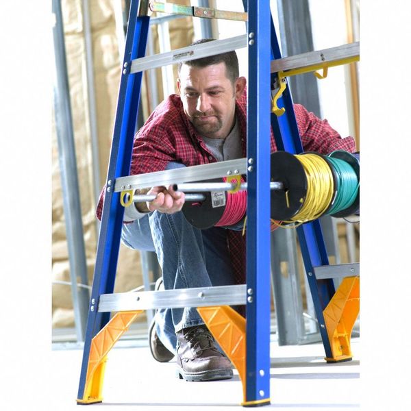 8 ft Fiberglass Stepladder