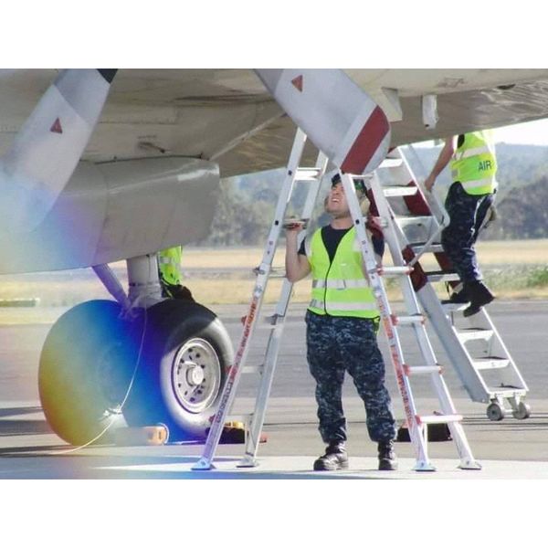 Multipurpose Ladder, 90 Degrees , Extension, Scaffold, Staircase, Stepladder Configuration, 23 ft